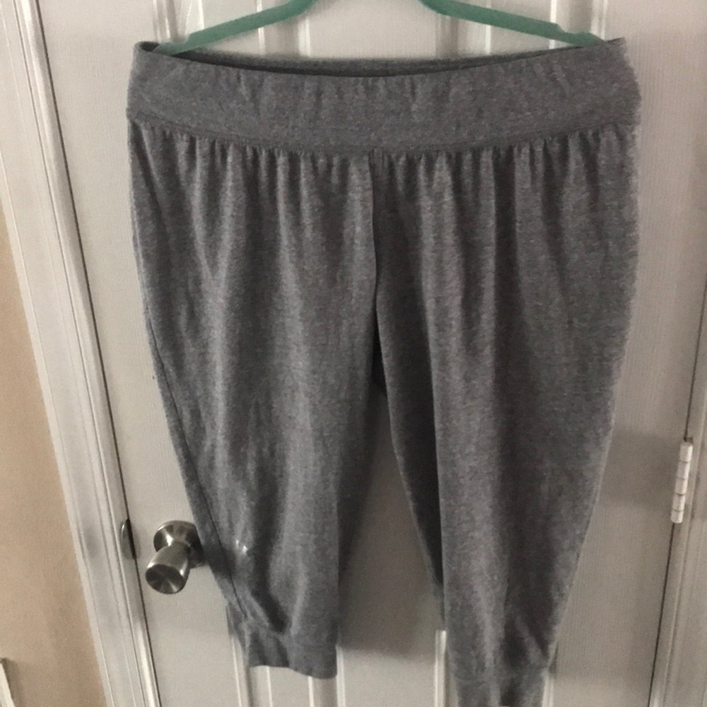 Grey under armour Capris